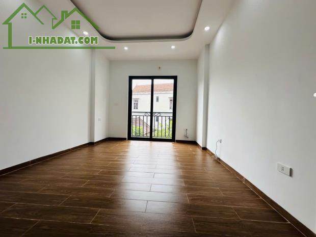 Morning đỗ cửa – nhà 47m x 4T Thị Trấn Phùng – gần quốc lộ 32 – giá chỉ 4,7 tỷ - 4