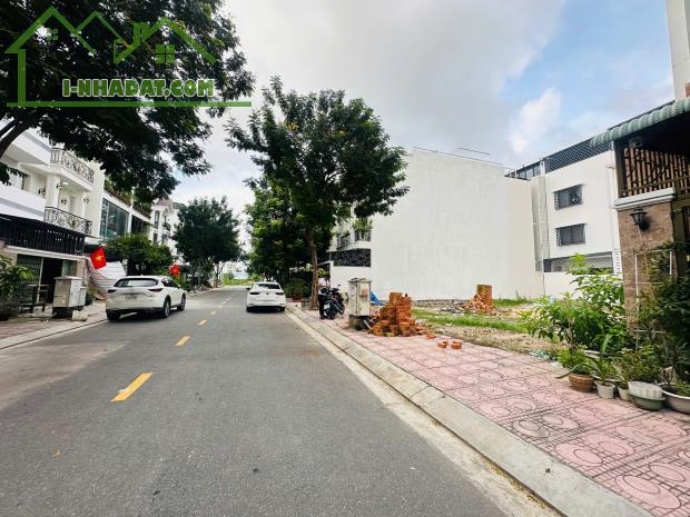 Bán Lô Hà Quang 2. Diện tích 100m2, đường số 2B, giá 6.1tỷ Liên hệ :em Trinh Số chứng