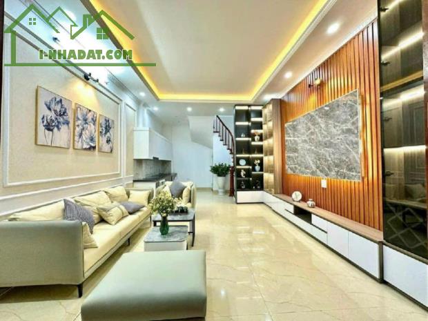 SIÊU HIẾM! LÔ GÓC 2 THOÁNG - Ô TÔ ĐỖ CỬA - THANG MÁY - KINH DOANH PHÚ DIỄN