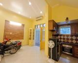 CHO THUÊ! Nhà Tô Ngọc Vân 50m2 x 4T, 16 tr/ th Full đồ, Gần Hồ Tây, Thoáng, Sáng