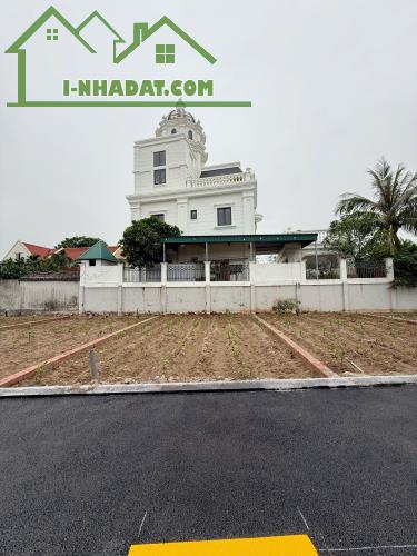 Cần bán đất ven biển 100m trục chính ra biển chỉ 50m