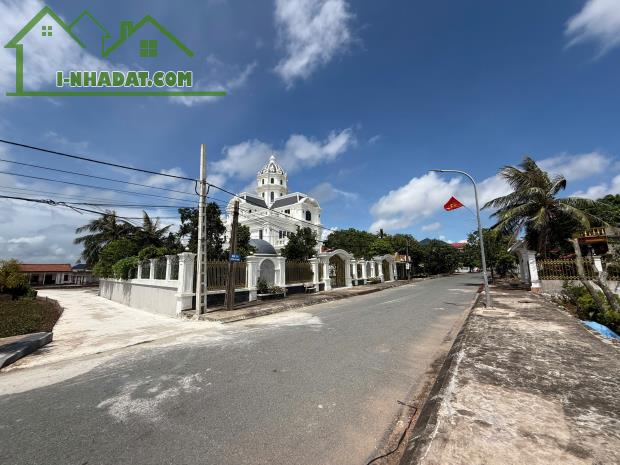 CẮT LỖ - BÁN GẤP MẢNH ĐẤT SÁT BÃI TẮM CHỈ NHỈNH 1 TỈ - 1