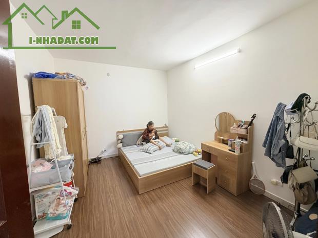 CHUNG CƯ 4 NGỦ  -3WC PHỐ TRUNG KÍNH 185M -12 TỶ 9 - 2