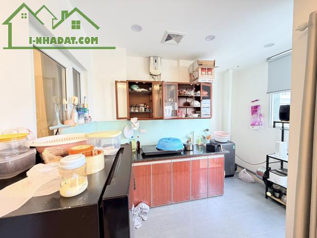 CHUNG CƯ 4 NGỦ  -3WC PHỐ TRUNG KÍNH 185M -12 TỶ 9 - 3