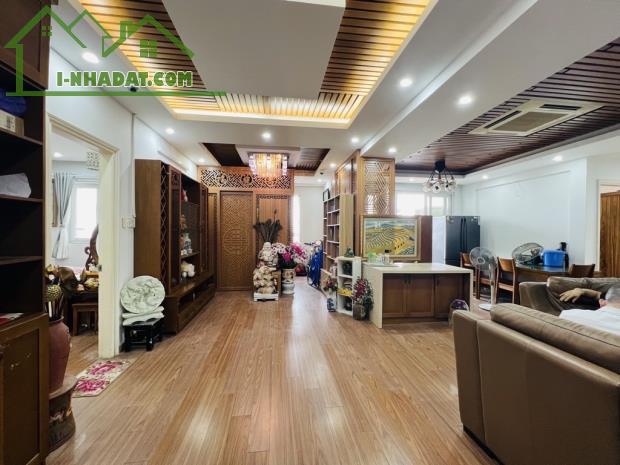 CHUNG CƯ 335 CẦU GIẤY DT 125M 3 NGỦ 2 BAN CÔNG,NHÀ ĐẸP GIA CHỈ 9,2 TỶ-73 TR/M2