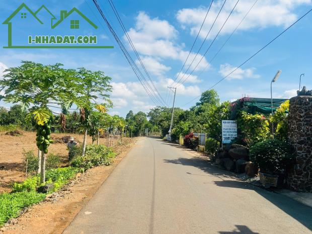 1 lô duy nhất 2 mặt tiền láng lớn khu dân cư giá bèo nhèo luôn nha . - 1