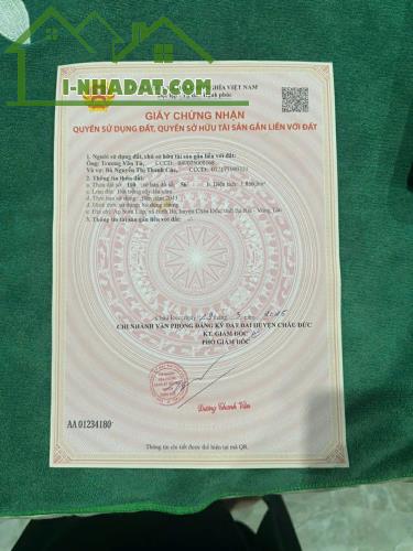 Bán lo đất  gần hai sào
Có 32 m mt đg nở hậu hai mt