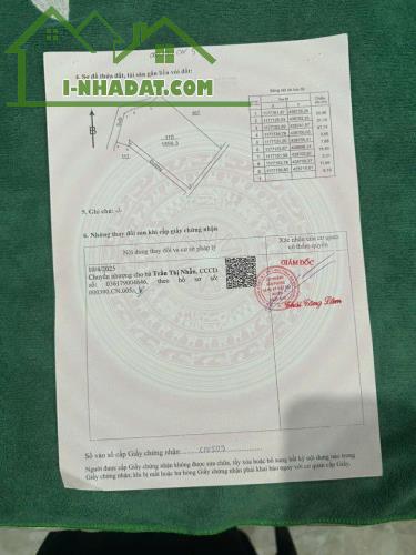 Bán lo đất  gần hai sào
Có 32 m mt đg nở hậu hai mt - 1