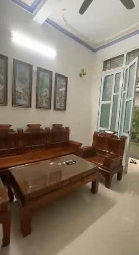 Cho thuê nhà 3 tầng tại tổ 24D Mai Sơn, vị trí gần Nhà nghỉ Hoàng Gia và chỉ cách Công - 4