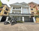 Cho thuê biệt thự 120 x 4T khu phân lô cán bộ TƯ đường Nguyễn Văn Linh, ô tô tránh dừng đỗ