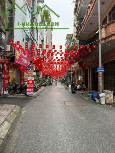 Bán nhà mặt ngõ 154 Ngọc Lâm. Nhà 5 tầng nở hậu đẹp. Ngõ kinh doanh