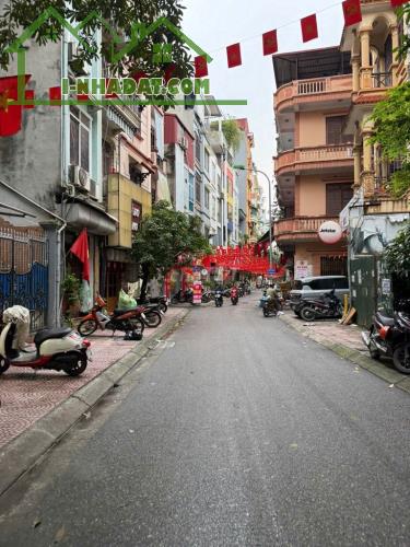 Bán nhà mặt ngõ 154 Ngọc Lâm. Nhà 5 tầng nở hậu đẹp. Ngõ kinh doanh - 1