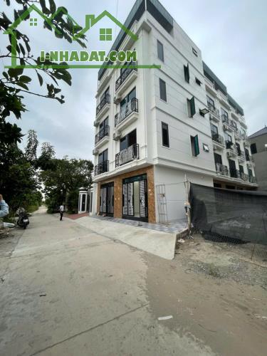 Nhà 4,5 tầng 33m2 oto đỗ,  gần trường ĐH Thể Dục Thể Thao Phụng Châu - Chương Mỹ.