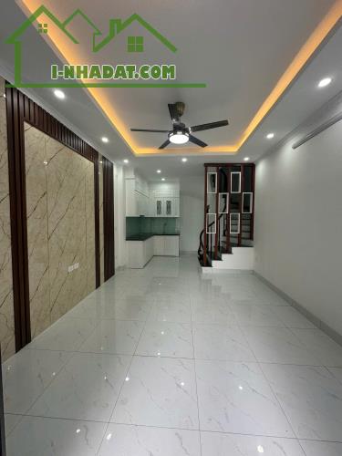 Nhà 4,5 tầng 33m2 oto đỗ,  gần trường ĐH Thể Dục Thể Thao Phụng Châu - Chương Mỹ. - 2