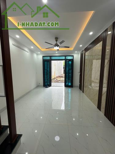 Nhà 4,5 tầng 33m2 oto đỗ,  gần trường ĐH Thể Dục Thể Thao Phụng Châu - Chương Mỹ. - 3