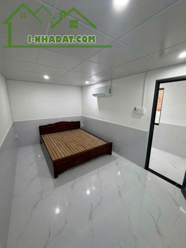 Cho thuê nhà lầu trục chính hẻm 10 đề thám gần đại lộ hòa bình giá 8 triệu