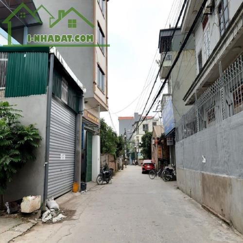🏡 CHÍNH CHỦ BÁN NHÀ 3 TẦNG TRỤC CHÍNH ĐÔNG DƯ GL HN – MẶT TIỀN 7M – GẦN CẦU THANH TRÌ. Lh