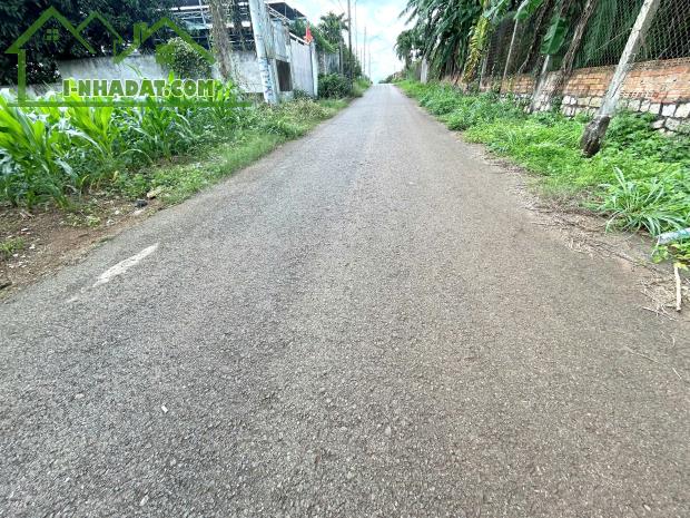 Em bán gấp giá rẻ lô đất chính chủ DT: 660m2 - 100tc nằm tại Nghĩa Thành, huyện Châu Đức (