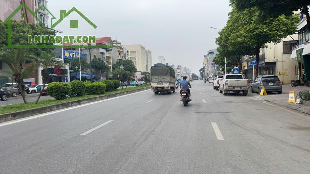 HIẾM LẮM, HƠN 7 TỶ NHÀ DÂN XÂY PHỐ ÁI MỘ 35M, 5T, CÁCH 1 NHÀ RA Ô TÔ TRÁNH, DÂN TRÍ CAO. - 2