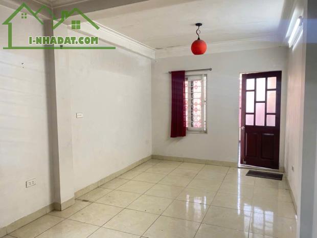 HIẾM LẮM, HƠN 7 TỶ NHÀ DÂN XÂY PHỐ ÁI MỘ 35M, 5T, CÁCH 1 NHÀ RA Ô TÔ TRÁNH, DÂN TRÍ CAO. - 5