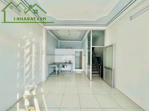 Cho thuê nhà mặt tiền phạm ngũ lão gần công viên hùng vương giá 13 triệu - 3