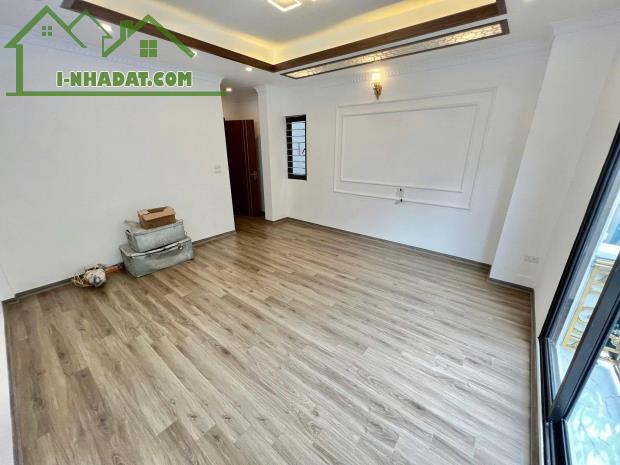 Cho thuê nhà vp-kd phố Kim Mã-Ba Đình, 42m2, 5 tầng thông, 20tr - 3