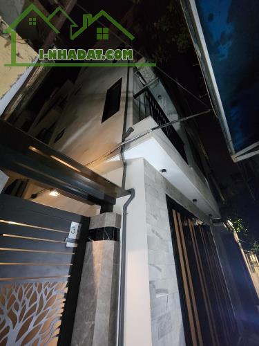 ĐÔNG NGẠC – 50m² – 5 TẦNG THANG MÁY – GẦN ÔTÔ – CHỈ 10 TỶ ✨ Thiết kế đẹp – trẻ trung – đầ