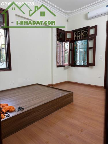 Chính chủ cho thuê phòng trọ 32 ngõ 317 Hoàng Hoa Thám, DT 25m2, giá 5tr5/ tháng
