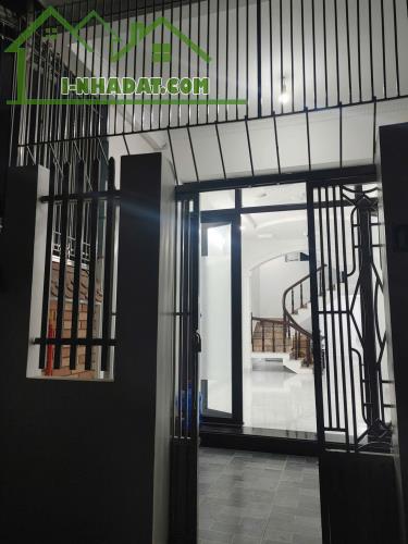 Cho thuê nhà riêng có đòi cơ bản tại Hào Khê , Kênh Dương . Phù hợp gia đình , sinh viên ở