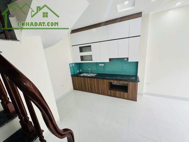 Ngõ đẹp gần Vin Đan Phượng – 5 tầng mới 35m² – không có căn thứ 2, giá 4,5 tỷ - 1