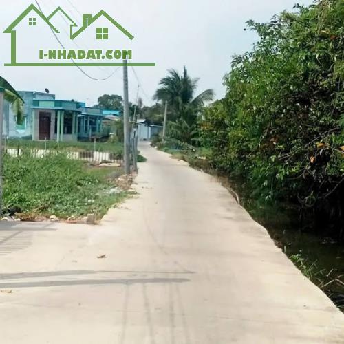 Kẹt vốn bán nhanh lô đất đường Nguyễn Trung Trực 122m2 TTTT Bến Lức – SHR – 2 tỷ 390 triệu - 1