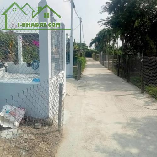 Kẹt vốn bán nhanh lô đất đường Nguyễn Trung Trực 122m2 TTTT Bến Lức – SHR – 2 tỷ 390 triệu - 2