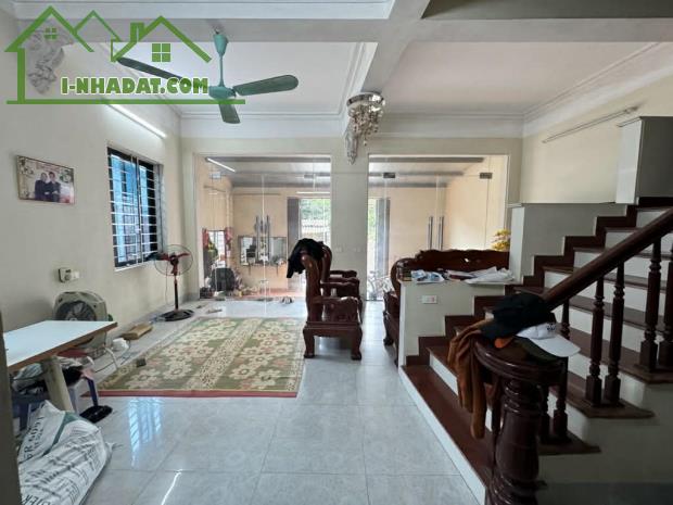 bán nhà Thạch Bàn, ôtô tránh, ngõ thông, cách đường 5A khoảng 3 phút lái xe - 1