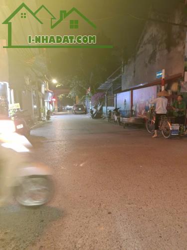 LÔ GÓC – MẶT TIỀN 5M – DIỆN TÍCH 56M² – NHÀ CẤP 4 ĐANG KINH DOANH – NGÕ 4M THOÁNG – GIÁ - 3