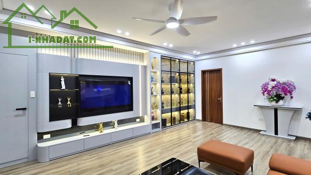 20.11.25.1 Bán 3 ngủ Trung Hòa - Hoàng Đạo Thúy, dt120m2, nội thất mới tinh nhập khẩu - 2