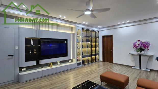 Bán cc GOLDEN PARK Cầu Giấy 98m², 3PN 2VS, full đồ cao cấp. tàng cao, thoáng gió, có slot