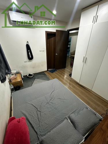 Cho thuê căn hộ tầng 12 chung cư Osaka Complex, 80 m², gồm 3 phòng ngủ – 2 vệ sinh 9,5 - 3