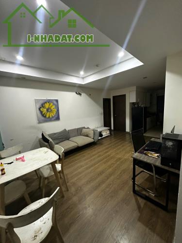 Cho thuê căn hộ tầng 12 chung cư Osaka Complex, 80 m², gồm 3 phòng ngủ – 2 vệ sinh 9,5 - 4