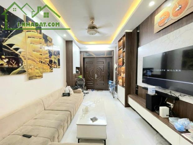 BÁN NHÀ CHU HUY MÂN, 15M RA Ô TÔ TRÁNH, TẶNG FULL NỘI THẤT XỊN SÒ, GẦN PHỐ, GIÁ MỀM