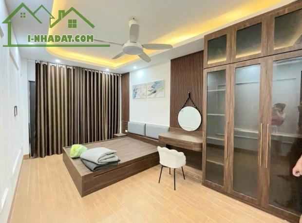 BÁN NHÀ CHU HUY MÂN, 15M RA Ô TÔ TRÁNH, TẶNG FULL NỘI THẤT XỊN SÒ, GẦN PHỐ, GIÁ MỀM - 3