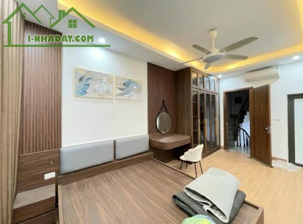 BÁN NHÀ CHU HUY MÂN, 15M RA Ô TÔ TRÁNH, TẶNG FULL NỘI THẤT XỊN SÒ, GẦN PHỐ, GIÁ MỀM - 4