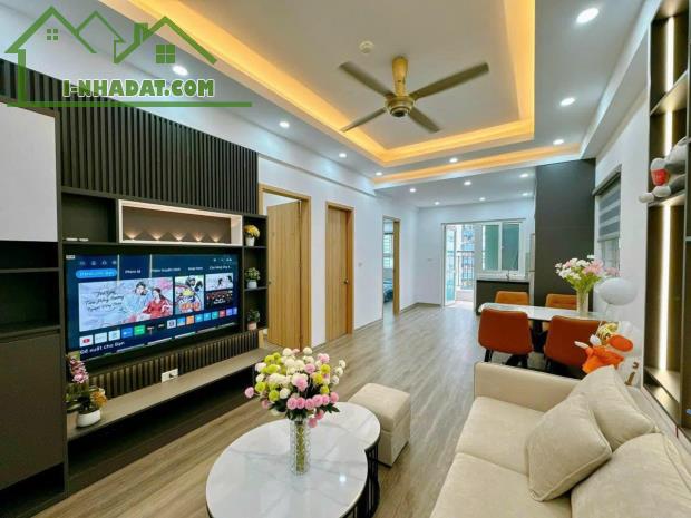 Bán chung cư Yên Hòa, 120m2, 3pn, 8,5 tỷ - 0975118822.