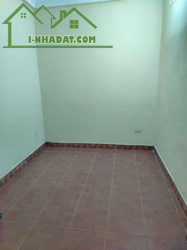 Cho thuê nhà nguyên căn ngõ 509 Vũ Tông Phan 40m2 x 3 tầng, 3 ngủ, 2 wc, 9 triệu - 1