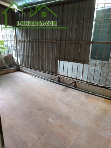 Cho thuê nhà nguyên căn ngõ 509 Vũ Tông Phan 40m2 x 3 tầng, 3 ngủ, 2 wc, 9 triệu - 3