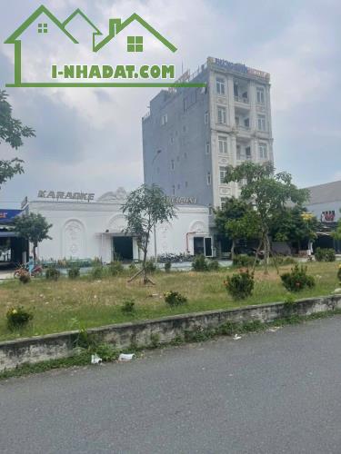 Sang ngang lô đất thổ 150m2 đường Nguyễn Trung Trực, Bến Lức – SHR – 2 tỷ 400 triệu