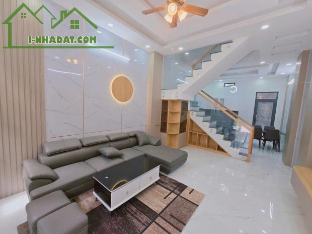 BÁN NHÀ NGỘP q10, giá 3ty050, gần trường học, bệnh viện, SHR, alo ngay để tư vấn - 3