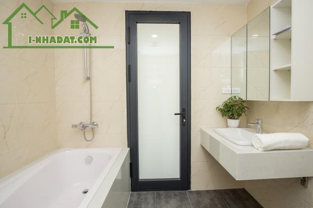 Tòa nhà sumitomo cho thuê căn hộ dịch vụ 1 ngủ 60m2 tại Đào Tấn gần Lotte.