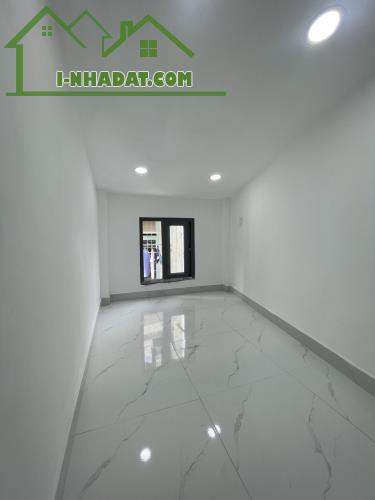 Bán nhà CMT8 Quận 10 gần ngã 6, 38m2, 1 trục ra mặt tiền chỉ 4 tỷchỉ 4 tỷ - 1