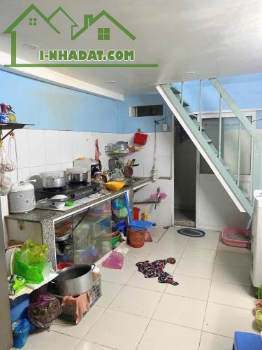 Bán nhà đẹp CMT8 Quận 10 chỉ khoảng 1 tỷ nhà đẹp 3 tầng SHR, khu an ninh và dân trí