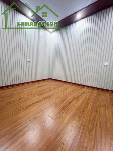 HIẾM, CHỈ HƠN 3 TỶ, CĂN HỘ PHỐ NGỌC THỤY 45M, MT4M, SÁT PHỐ, NGÕ THÔNG, Ô TÔ ĐỖ CỬA, KD.